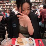 Lana Condor Instagram - This post has one purpose only: a freaking LOVE LETTER TO THE BEST BURGER (& mac) IVE EVER HAD, in Paris. … you guys don’t understand… it was simply perfect. Swipe for video shock 🍔 Dinand par Ferdi