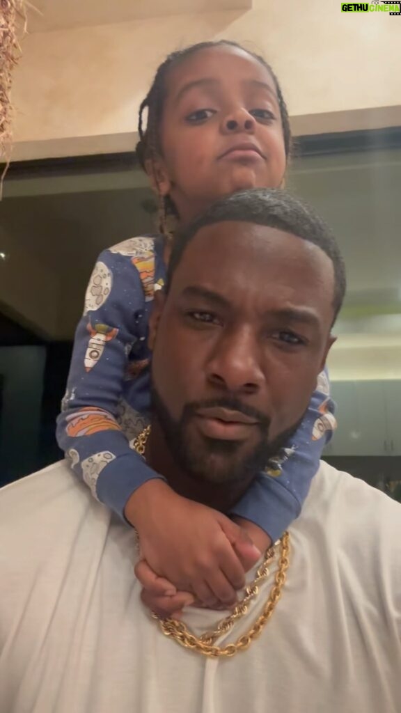 Lance Gross Instagram - A break from Thanksgiving prep