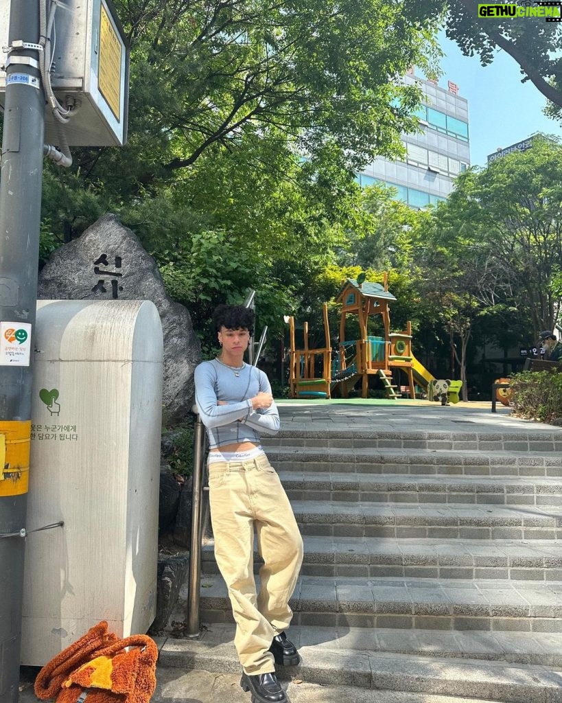 Larray Instagram - korea 🫶🏽🫶🏽🫶🏽🥹🥹🥹 Seoul, Korea