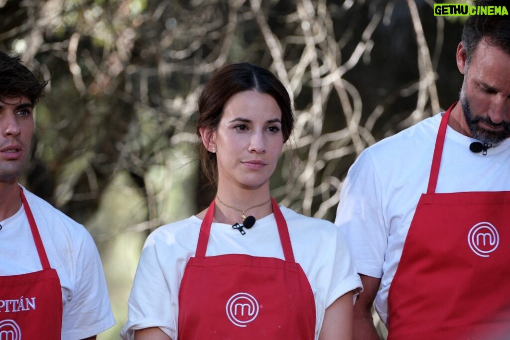 Laura Londoño Instagram - SE MI FI NA LIS TAS de @masterchef_es celebrity 8 @danielillescas @alvaroescassioficial y yo 🌟🌟🌟🌟🌟👩🏻‍🍳🧑🏻‍🍳🌟🌟🌟 Que trabajo tan tremendo el que hemos hecho todos. Nadie se imagina que un programa de entretenimiento haya tanta exigencia y sacrificio. Estoy muy orgullosa y agradecida. Madrid, España