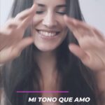 Laura Londoño Instagram - Gracias mamá, que buena mano!!! Aquí ven unas madres renovadas y motivadas! Disfrutar tiempo juntas, consentirnos y cambiar de color sin duda crea un efecto positivo en nosotras y en cómo nos sentimos con nosotras mismas. ¡¡Esos momentos merecen ser celebrados!! Hice este cambio de color de la mano de mi madre y de Palette, sin temor, porque tiene colores hermosos e intensos! Además, tienen una duración de hasta 10 semanas y el KIT incluye todo lo que necesitan para hacerlo en casa. Yo elegí un NUEVO tono chocolate, el 6.460 Chocolate Avellana y ame el resultado: color hermoso e intenso, pelo sano y cuidado. Las invito a darse este espacio, probarlo y celebrar estos momentos que nos llenan de color. ¿Se animarían a probarlo?🤩 #todoslosdíassonespeciales#felicidad #mom #MomentosPalette💜 #PaletteColorVivo #newlook #Coloracion #Makeover #CambioDeLook #PaletteColorCreme