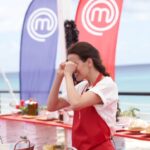 Laura Londoño Instagram - Pues arrancamos con una crema catalana en exteriores y una inglesa para helado de vainilla, abriendo un olla a presion sin volar por los cielos, unos mini Dim sum ergidos en "falso caldo" y un mini vestido 😅👌🏻 @masterchef_es #mccelebrity #masterchef @rtve Pueden revivir el capítulo y ver desde otros países por la app RTVE PLAY En España, todos los jueves a las 22:30 🌟