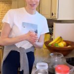 Laura Prepon Instagram - Cold brew moonshine! Let’s get this day started ☕️☀️ #GetYourPrepOn #PrepOn
