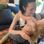 Laura Prepon Instagram - Took a pause from making videos to spend the long weekend with the fam 💞 I’ll be back next week!