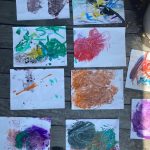 Laura Prepon Instagram - Soaking up the last days of summer💓Outdoor art projects!