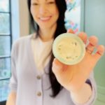 Laura Prepon Instagram - There are so many uses for my @PrepOnKitchen food prep lids! Yesterday, I mixed chives with some room temp unsalted butter, put it into the smallest lid, then a quick pop in the freezer & had butter pats to go with the rolls for my Thanksgiving dinner! #GetYourPrepOn for the holidays now at PrepOnKitchen.com — these also make the perfect gift! #PrepOn