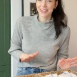 Laura Prepon Instagram - I love innovative ways to reduce and re-use—this week, #GetYourPrepOn with me as I share how I reduced my family’s paper towel usage! What do you guys do at home to be a little greener? #PrepOn