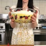 Laura Prepon Instagram - Just cuz we’re going into fall, doesn’t mean we can’t still make a berry parfait! My @preponkitchen tools & bowls help make this process easy and look great!🍓😋 #GetYourPrepOn #PrepOn
