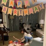 Laura Prepon Instagram - You only turn 4 once! Making my daughter’s birthday special while on the road. 🎂🎈