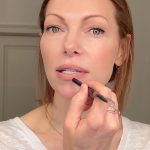 Laura Prepon Instagram - This week, #GetYourPrepOn with me as I #PrepOn for a dinner out. (Part 1) Love sharing tips & tricks I’ve learned over the years! 💁🏻‍♀️💄#GRWM
