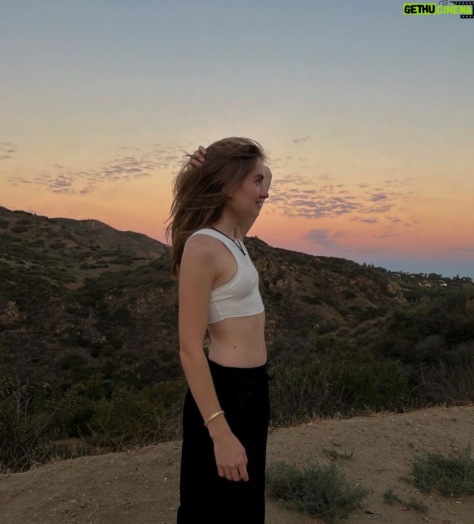 Lauren Orlando Instagram - 🌄