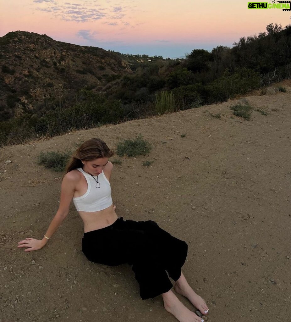 Lauren Orlando Instagram - 🌄