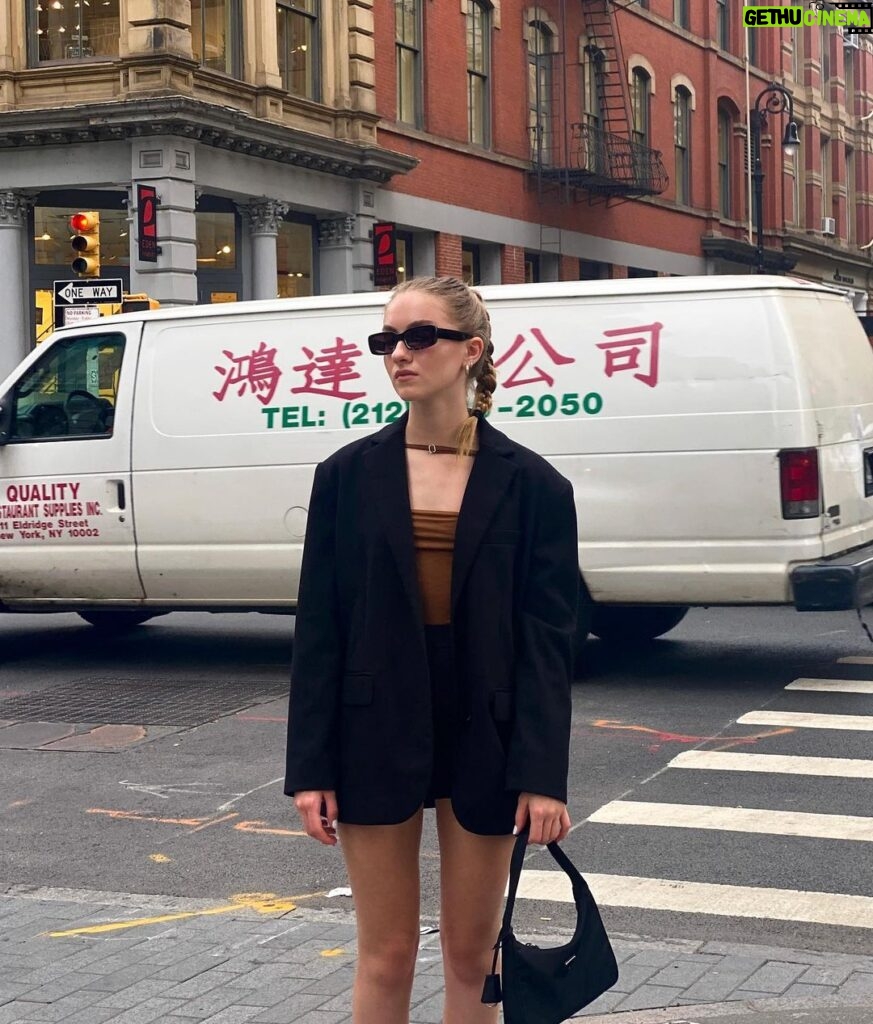 Lauren Orlando Instagram - the other day Manhattan, New York