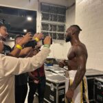 Le'Veon Bell Instagram - last night was CUHHHRAZYYY 😵‍💫😤🤧💪🏾🔥💥🥊🖤