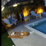Leandro Hassum Instagram - Compramos uma rede ontem eu e @kakahassum montamos. Fui fazer o teste e veja o que as câmeras de segurança da casa flagraram. Sem medo de me expor. Reparem que a Karina preferiu rir a ajudar. 👌 valeu amor. 🫶