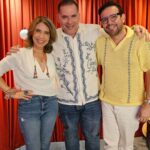 Leandro Hassum Instagram - Sabe quando vc realiza um sonho?Ser entrevistado em um podcast que vc respeita, por alguém que vc é completamente encantado? Pois é, sábado foi assim. Eu fui entrevistado pela minha ídola @anabeatriz11 e pelo @alexpsicologo que tenho uma tremenda admiração e respeito. E para fechar o fim de semana ela, ele e todo o time do @podpeople_ foram me assistir no teatro. Não preciso nem dizer que fiquei mega nervoso. É sempre assim, quando sei que tem na plateia alguém que sou fã e apaixonado. Bia ( ela me deixou chamá-la assim) minha admiração só aumentou. Vc vão ter o prazer de me ver babando por ela num papo maravilhoso que tivemos. Quero revanche!!! Como vc disse. #muito amor ❤️Você é incrível. Aliás que time incrível.