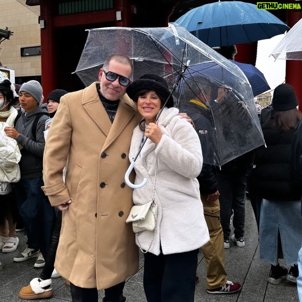 Leandro Hassum Instagram - Na chuva no sol nos dias frios ou quentes sempre Juntos né @kakahassum Asakusa Kannon Temple, Tokyo Japan