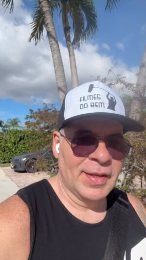 Leandro Hassum Instagram - Eu como pessoa pública, deveria já saber o significado. Mas, faz pouco tempo que liguei o nome aos fatos. Pesso perdão pela minha ignorância. Isso posto, penso que assim como eu algumas pessoas tb não saibam. E como formador de opinião me senti no dever de dividir minha falta de conhecimento embasado com vcs. Quem sabe vc perceba que está passando por isso. 🤷‍♂️a intenção é iluminar e não lacrar que fique claro. Juntos somos melhores. Bjs.