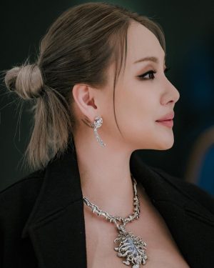 CL Thumbnail - 294.3K Likes - Top Liked Instagram Posts and Photos