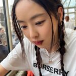 Lee Da-hee Instagram – 카푸치노 거품 이렇게 하는거 맞아.?
크레페 보고 이성을 잃었다… La Creme de Paris
