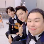 Lee Do-hyun Instagram - 즐거운 연말 연초 보내고 계신가요! 저는 너무 감사하게도 2018년 sbs연기대상에 참여하고 왔습니다! 너무 뜻깊은 축하무대도 했구요! 모두 여러분들의 큰 관심과 성원에 저희가 이렇게 한 걸음씩 성장해서 한 해의 마무리를 너무 행복하게 한 것 같습니다..☺️ 말로 다 할 수 없을 만큼 너무너무너무너무 감사하구요! 2019년은 돼지띠의 해 인만큼 저희 돼지띠 3인방과 함께 행복하고 알찬 2019년 만들어봐요 새해 복 많이 받으세요❤️ . . . . #이도현 #안효섭 #조현식 #양세종 #신혜선 #예지원 #조수원 감독님 #조성희작가님 #세종이형 효섭이 혜선이누나 지원이누나 수상 축하드려요🏆 #서른이지만열일곱입니다 #sbs #연기대상 #축하무대 #배탄소년단 #조정3인방 #촛불하나 #지치고 #힘들땐 #저희에게 #기대세요 #새해복많이받으세요