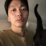 Lee Dong-hwi Instagram - 🤓😳