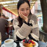 Lee Hanee Instagram - 참 짧은 테라스의 계절🍂 냠냠~🍓🫐🍞🥞 🧡