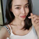 Lee Hanee Instagram - 요즘 길가에 핀 봄꽃들 정말 아름답네요! 좋은 봄날, 많이 많이 웃고, 많이 많이 행복하시길요!! Enjoy your spring🌸 . 화이트 로즈로 피어나는 피부! 햇살 가득한 봄, 여름의 나의 스킨케어를 부탁해🤗🤍 #디올프레스티지#로즈광채세럼 #로즈광채에멀젼 #로즈광채쿠션 #diorprestige
