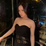Lee Hi Instagram - 🤲🏻L O V E🤲🏻 you 🖤