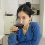 Lee Hi Instagram - 잔에든거 웰치스 포도맛