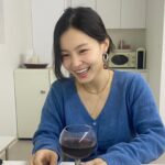 Lee Hi Instagram - 잔에든거 웰치스 포도맛