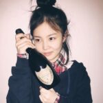 Lee Hi Instagram - 갓 20살이된 이하이 ㅋㅋㅋㅋㅋㅋㅋㅋㅋㅋㅋㅋㅋㅋㅋㅋ 볼살은 거들뿐 나는 먹고 마신다 🤪⭐️⭐️⭐️
