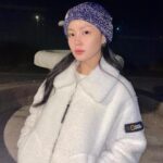 Lee Hi Instagram - 보들보들 뽀송뽀송해✌️😮✌️ @ng_apparel #내셔널지오그래픽어페럴 #내셔널지오그래픽숏패딩