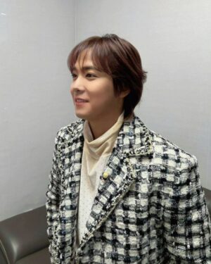 Lee Hong-gi Instagram - 왼쪽 오른쪽 탕탕탕😄