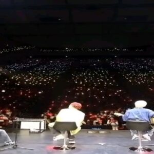Lee Hong-gi Instagram - 오늘 대만 콘서트를 마지막으로 RE FTISLAND CONCERT TOUR 가 끝이났습니다. 너무너무 감사하고 팬분들한테 반대로 노래선물도 받고 큰 에너지 많이 받아갑니다.
다다음주부터 시작되는 HEYDAY FTISLAND CONCERT TOUR 로 다시 여러분들에게 좋은 공연 선물하러 돌아댕기겠습니다.
감사했습니다.곧 또 만나요!!!
#FTISLAND