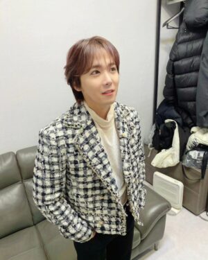 Lee Hong-gi Instagram - 왼쪽 오른쪽 탕탕탕😄