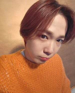 Lee Hong-gi Instagram - 부러쓰부러쓰 쩔어부러쓰🤕