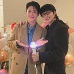 Lee Joon-gi Instagram - 영감을 채워주는 동료가 있다는건 ~ 고마워! 행복을 전달해주고 안전하게 돌아오길~