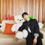 Lee Jun-ho Instagram - 오늘 밤 11시 mbc 나혼자산다😉 정글집으로 가자👋