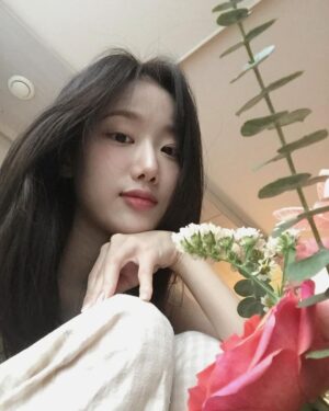 Lee Na-eun Instagram - 사랑 가득한 시간이었습니다 축하해 준 모든 분들 고맙고 감사해요 🤍