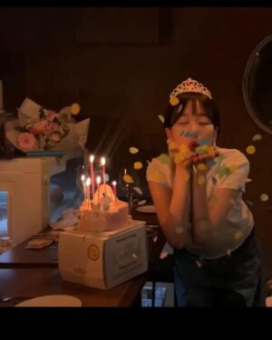 Lee Na-eun Instagram - 사랑 가득한 시간이었습니다 축하해 준 모든 분들 고맙고 감사해요 🤍