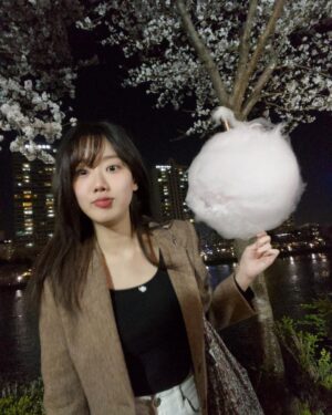 Lee Na-eun Instagram - 🌸