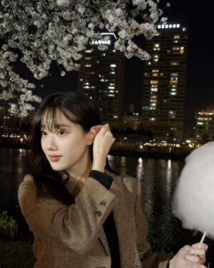 Lee Na-eun Instagram - 🌸