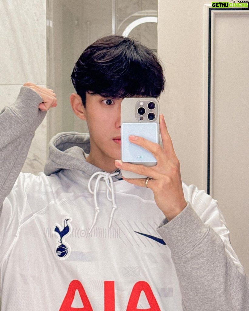 Lee Seok-min Instagram - Premier League!