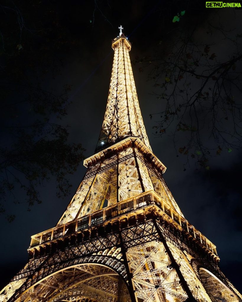 Lee Seok-min Instagram - Eiffel Tower