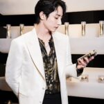 Lee Soo-hyuk Instagram - @poiret.official ⚡️ @apple0412 @idmakeupwakeup @blow_hyuncheol @ygad_official #뽀아레 #오리진오브뽀아레 #광고