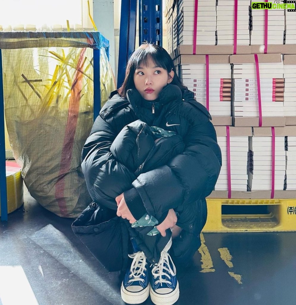 Lee You-mi Instagram - 오늘도 #힘쎈여자강남순 🥰 JTBC pm10:30 패딩과 한몸 남순 핫팩과 한손 남순