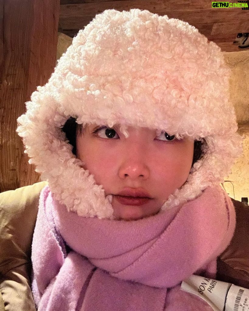 Lee You-mi Instagram - 축구공 머리 ⛄