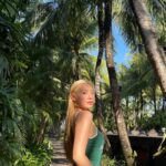 Leejung Lee Instagram - _ In a paradise with people who make my actual life paradise✨🌴 every photo by @monika_shin 🖤