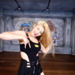 Leejung Lee Instagram - _ 💖Pink Venom😈 by @blackpinkofficial Original dance break made by me🖤 Flimed by @naaaaa_yen 🎥